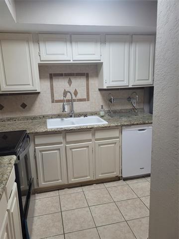 Building Photo - 2311 Balsam Dr