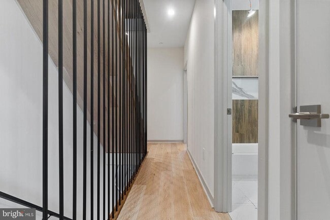 Building Photo - 3118 Ridge Ave