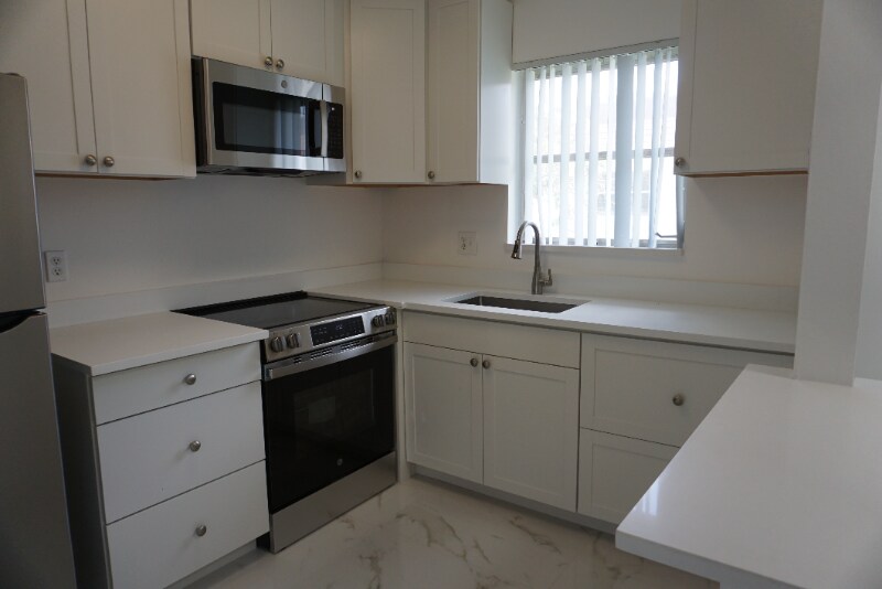 Building Photo - 151 Stratford K