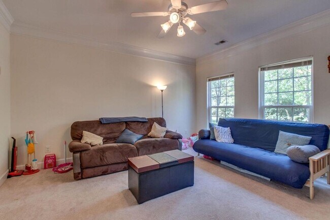 Building Photo - Spacious 3BR/2.5BA Duplex in South Nashville | Pet Friendly | Prime 37211 Location Near Dining & ...