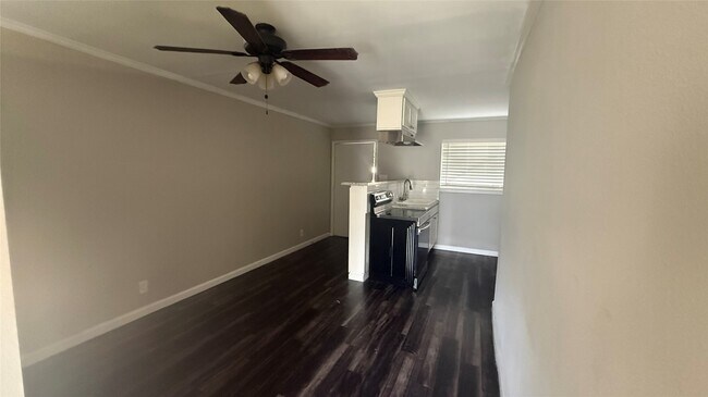 Building Photo - 1660 Richmond Ave.