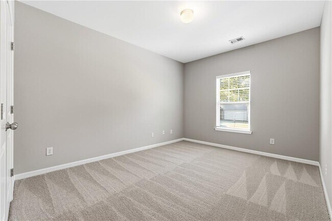 Building Photo - 1680 Sugar Ridge Dr