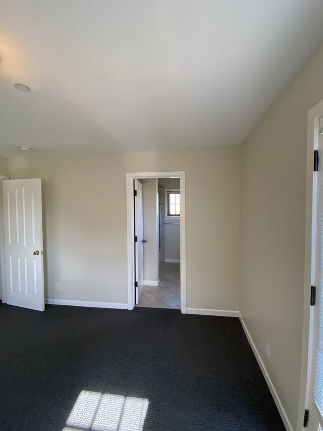 Building Photo - 6736 Sueno Rd