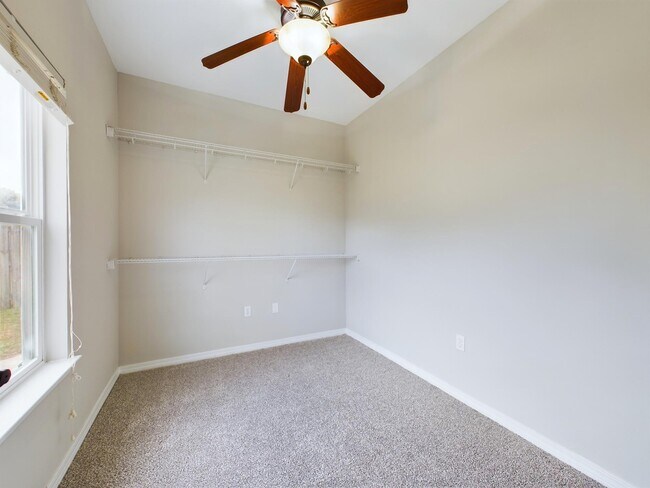 Building Photo - 143 Creve Core Dr