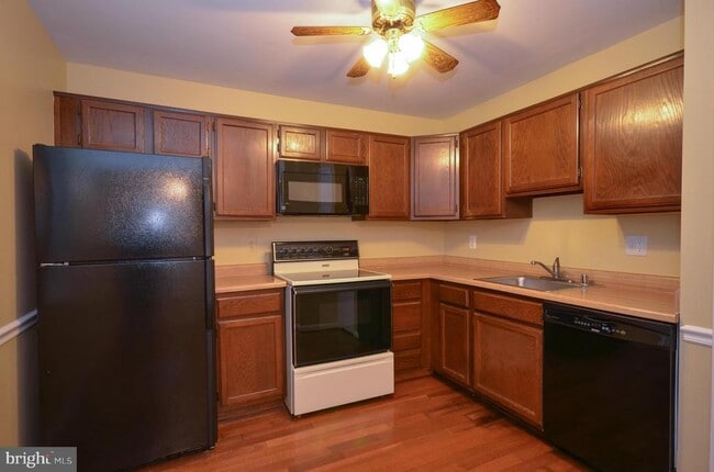 Building Photo - 166 Crossbow Ln