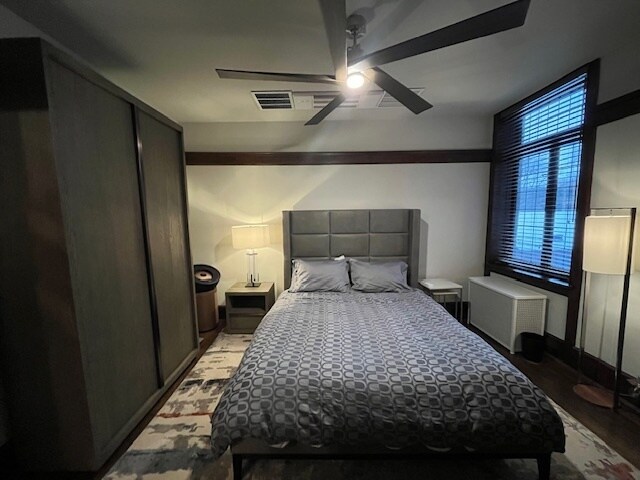 Building Photo - 1372 E 57th St