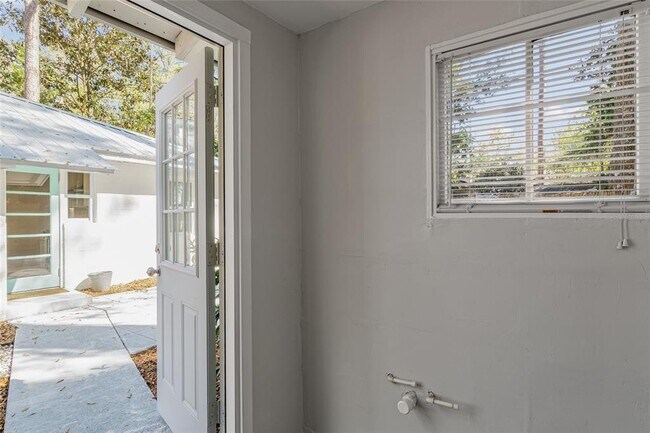 Building Photo - 1435 NW 7th Ave