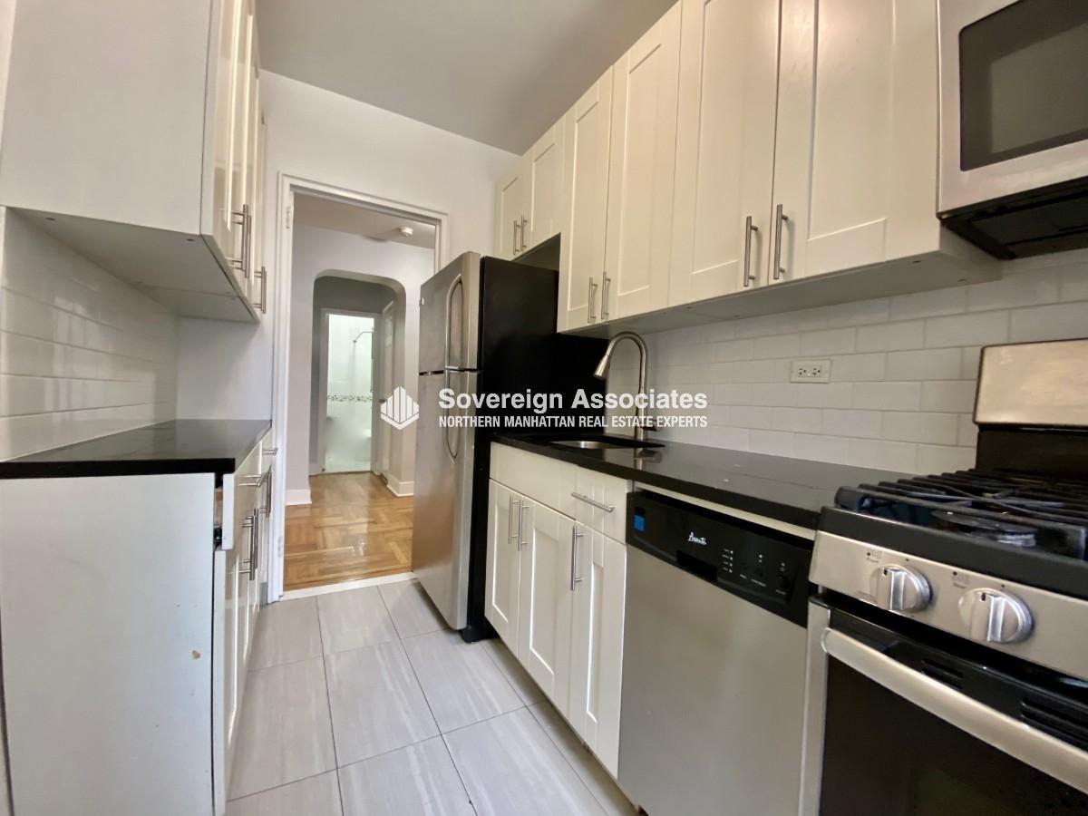 Building Photo - 100 Bennett Ave