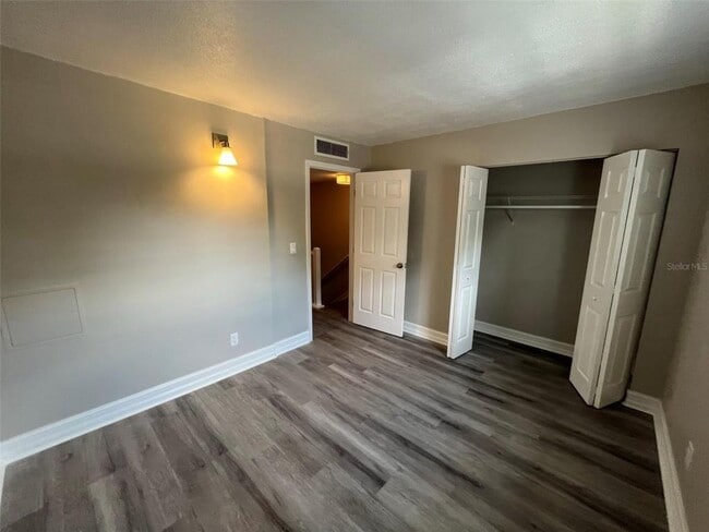 Building Photo - 705 Russell Ln