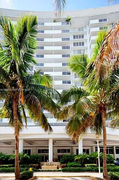 Building Photo - 100 Lincoln Rd