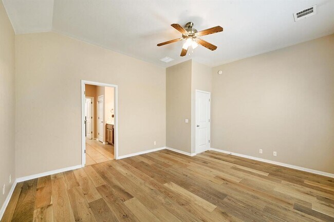 Building Photo - 211 Manchester Ln