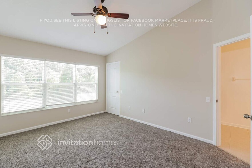 Building Photo - 26533 Castleview Way