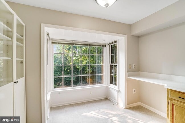Building Photo - 2131 Kings Mill Ct