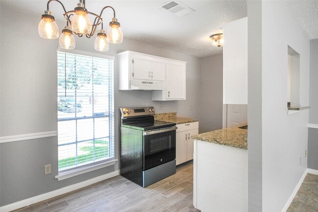 Building Photo - 12702 Gotham Dr