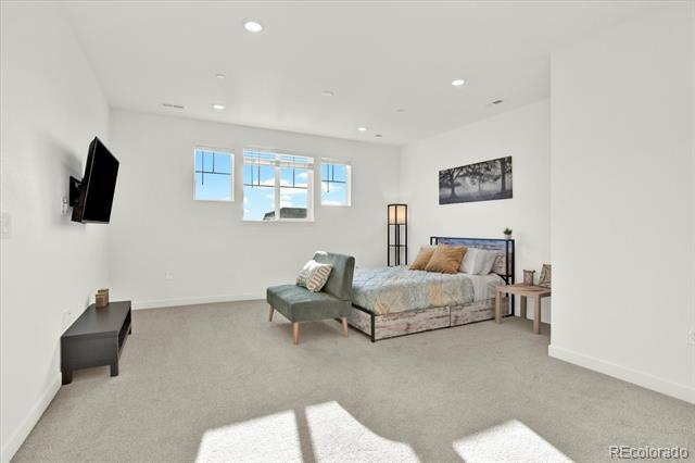 Building Photo - 583 Winterfield St