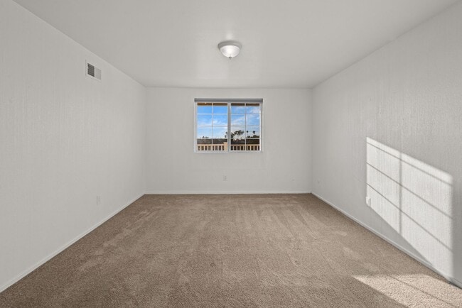 Building Photo - 533 Hibiscus Ct