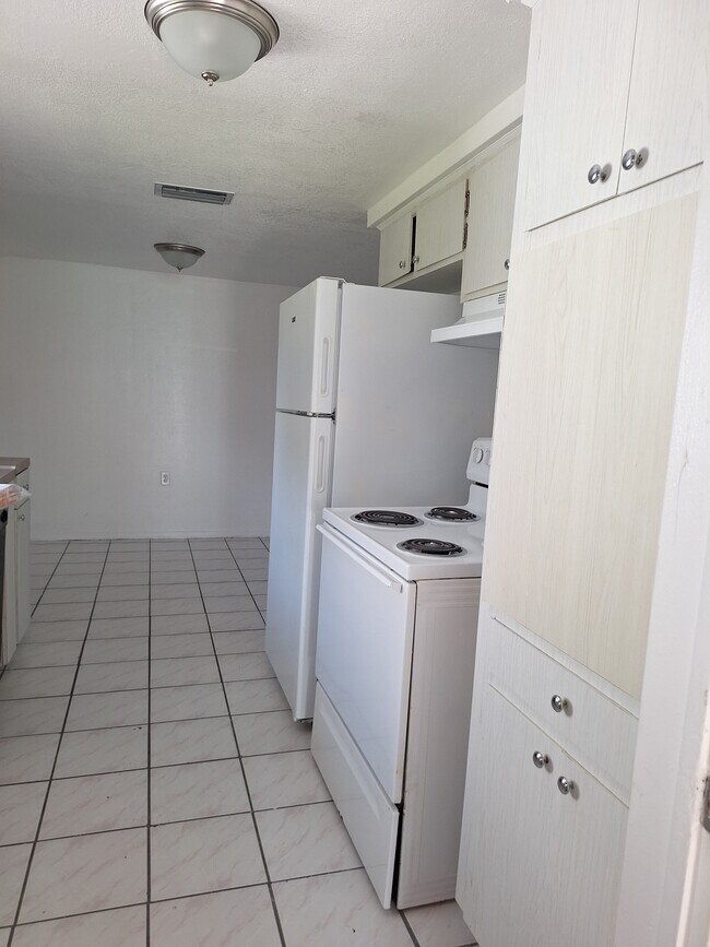 Building Photo - 5117 Beacon Hill Dr