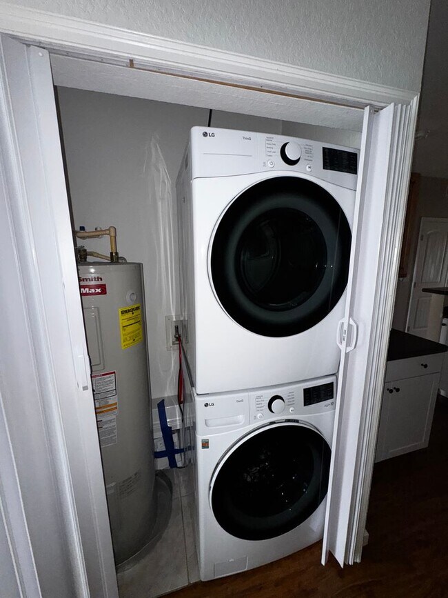 Building Photo - MARION REFLECTIONS