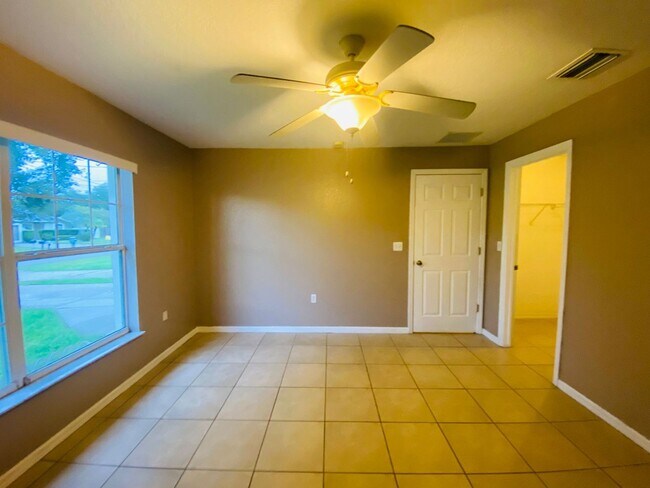 Building Photo - 502 Albatross Dr