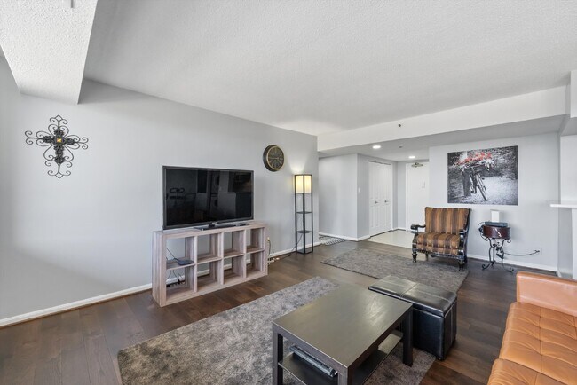 Building Photo - 3713 S George Mason Dr