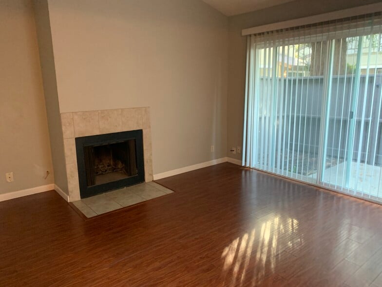 Building Photo - 6260 Havenside Dr