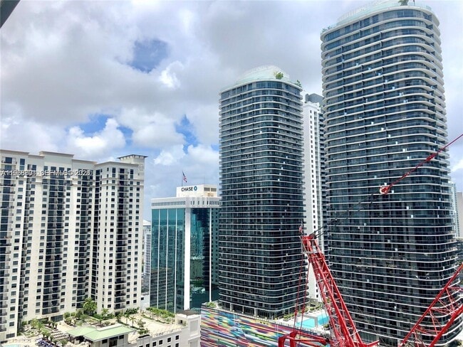 Building Photo - 1000 Brickell Plaza