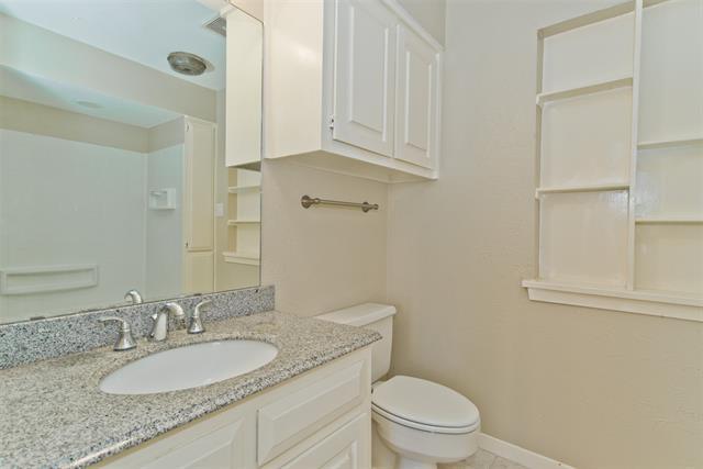 Building Photo - 7450 Holly Hill Dr