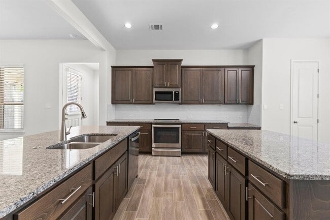 Building Photo - 104 Scenic Hills Cir