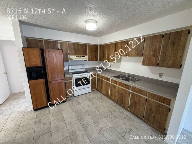 Building Photo - 8715 N 12th St
