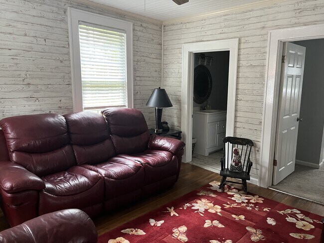 Building Photo - 4257 Plantation Dr