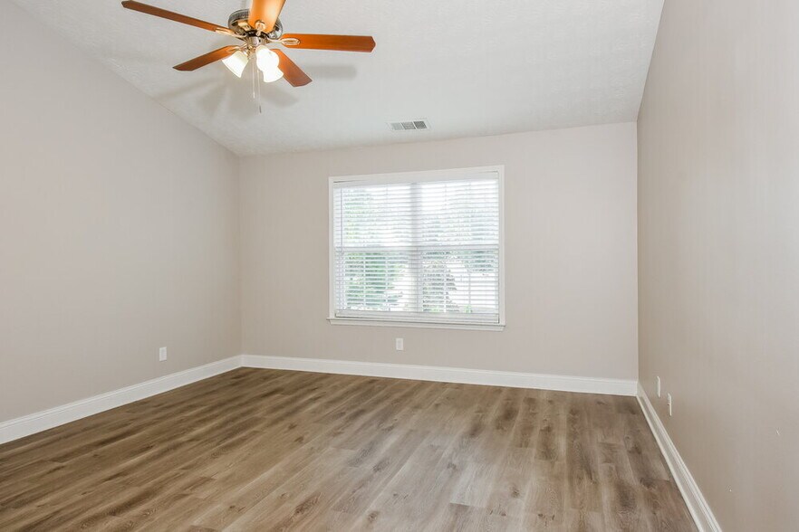 Building Photo - 3223 Deer Valley Dr NW