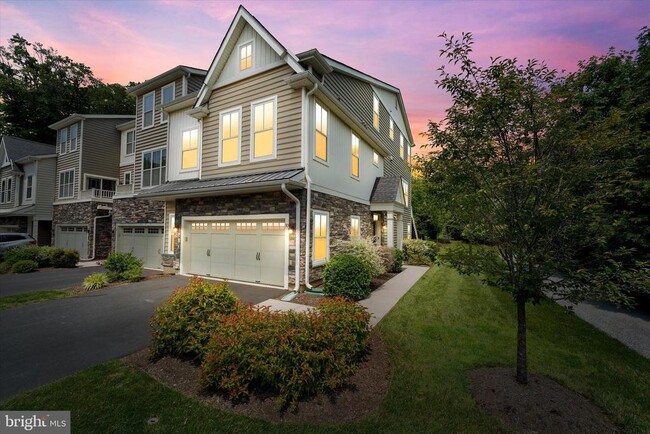 Building Photo - 10 Chasmere Dr