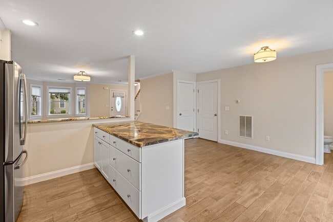 Building Photo - 129 Acton St
