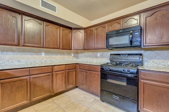 Building Photo - 3925 Hueco Valley Dr