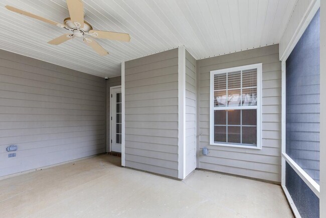 Building Photo - 2521 Heathrow Dr