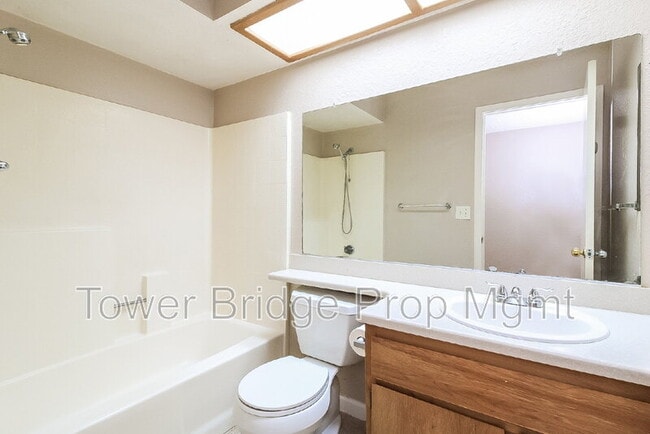 Building Photo - 2277 Sandcastle Way