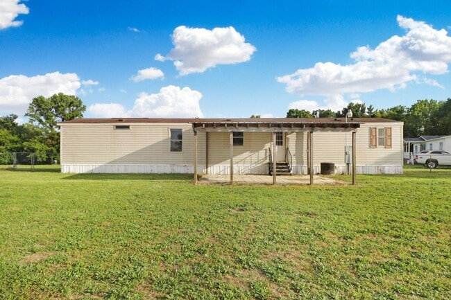 Building Photo - 2 BR, 2 BA Mobile Home w/ 2-Car Detached G...