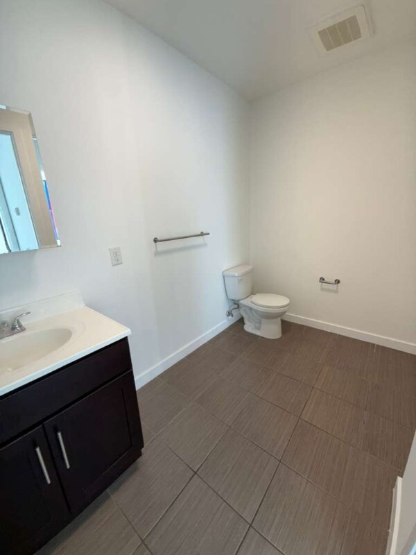 Building Photo - 329 W State St