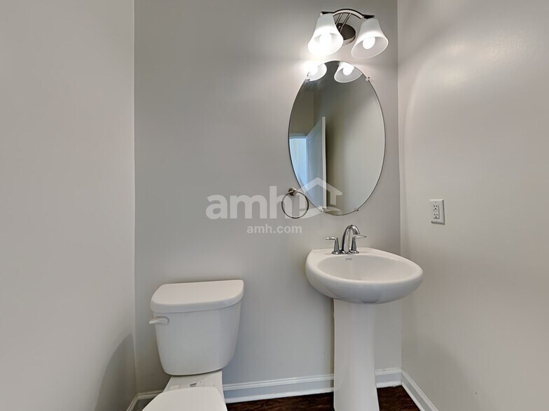 Building Photo - 13 Crabapple Cir