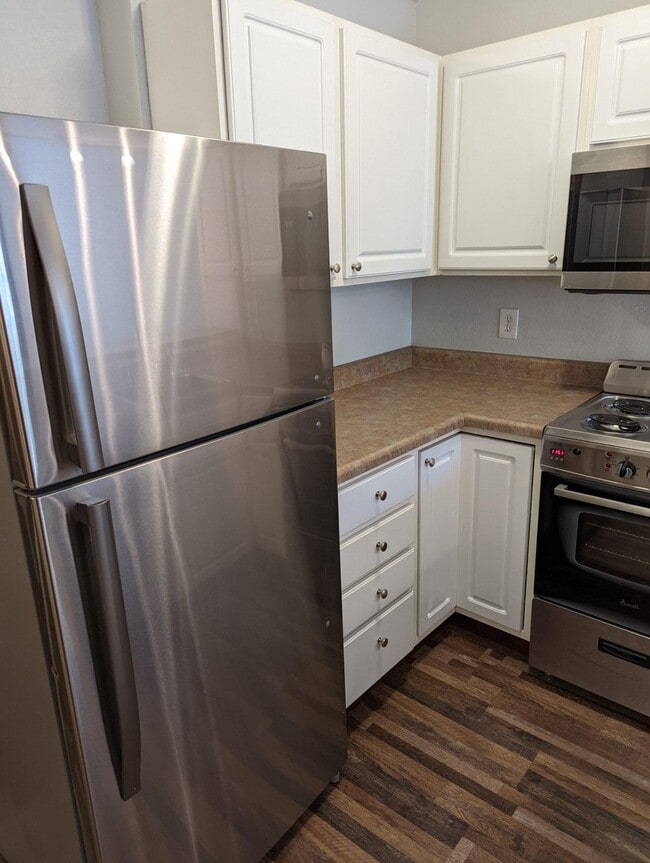 Building Photo - 1505 W 25th Ct