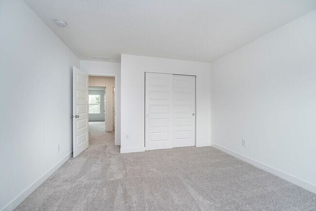 Building Photo - Brand New 5 Bedroom 3 Full Bath in Booming Westfield!