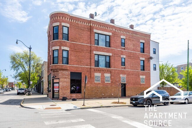 Building Photo - 3237 W Armitage Ave