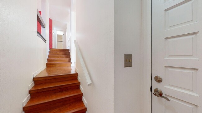 Building Photo - 4842 Excalibur Dr