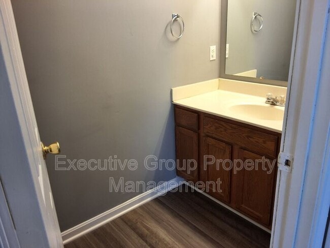 Building Photo - 1113 Crowne Pointe Dr