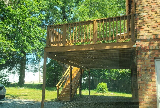 Building Photo - 1601 N Broadway St