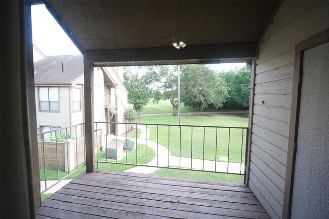 Building Photo - 8575 Sands Point Dr