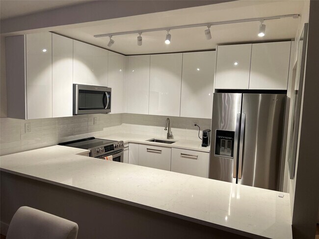 Building Photo - 3821 Environ Blvd