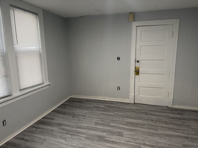 Building Photo - 8531 S Burley Ave