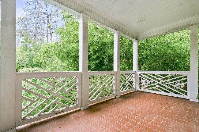 Building Photo - 430 W Wesley Rd NW