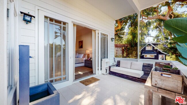 Building Photo - 31844 Seafield Dr